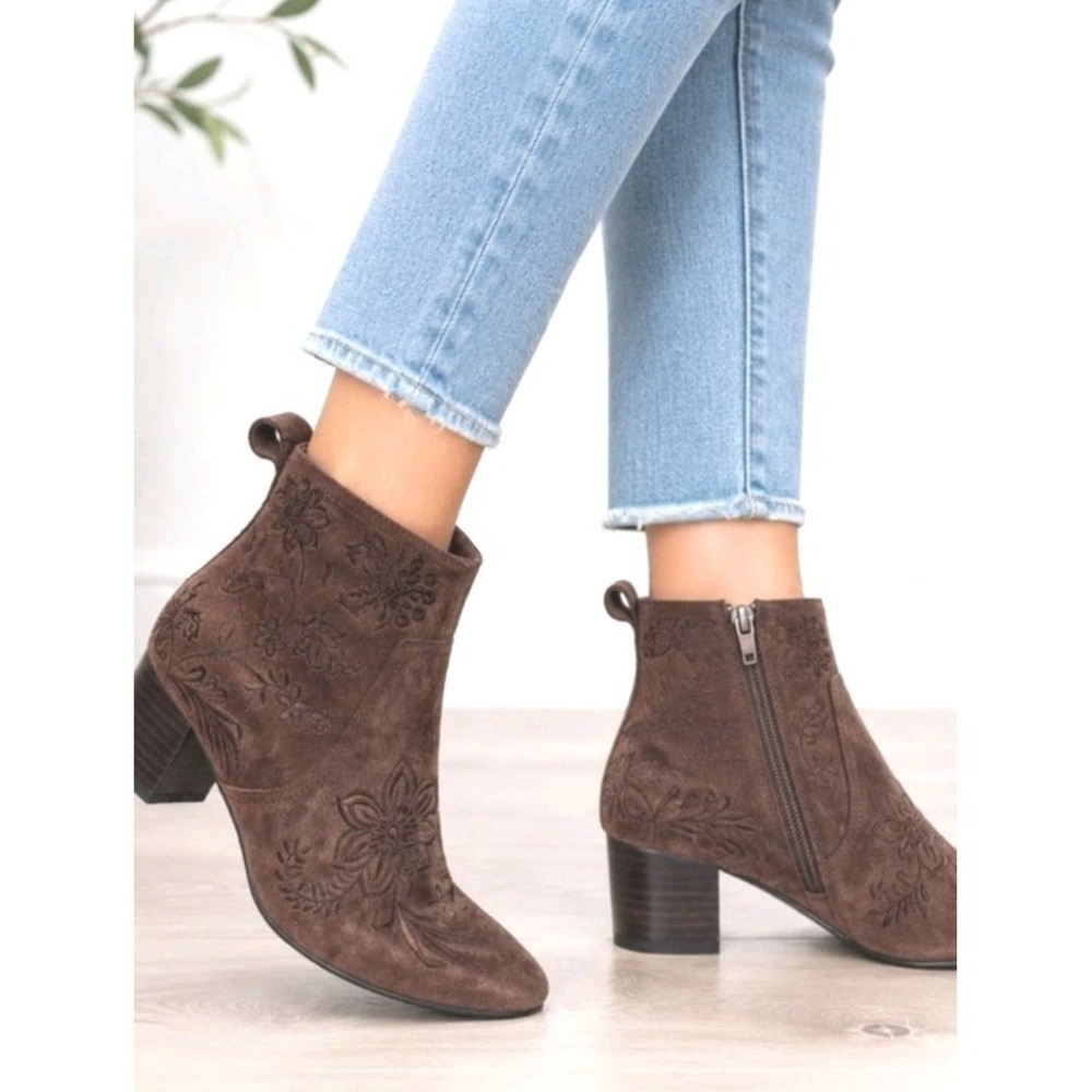 Johnny Was Chiara Embroidered Brown Suede Ankle Boots Shoes Size 8 Boho Luxury